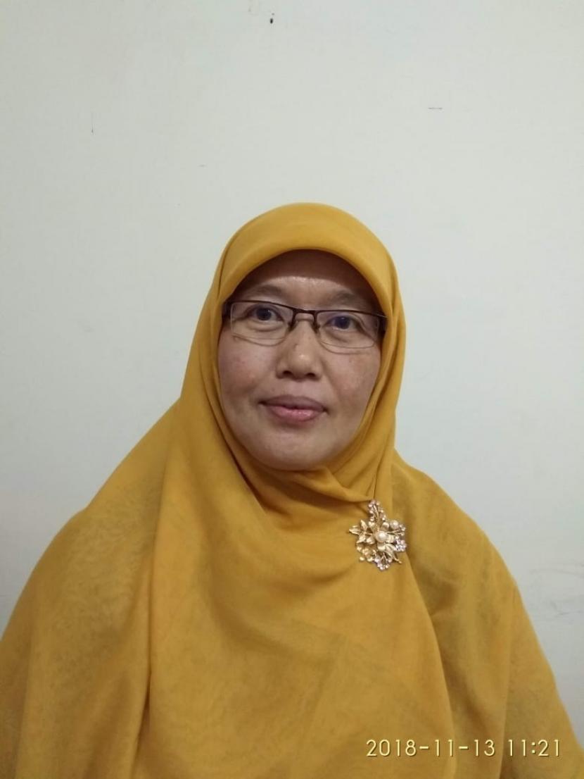 Neneng Hasanah, selaku Dewan Pengawas (Dewas) Syariah, Unit Pengelola Dana Lestari dan Wakaf (UPDLW) IPB University.