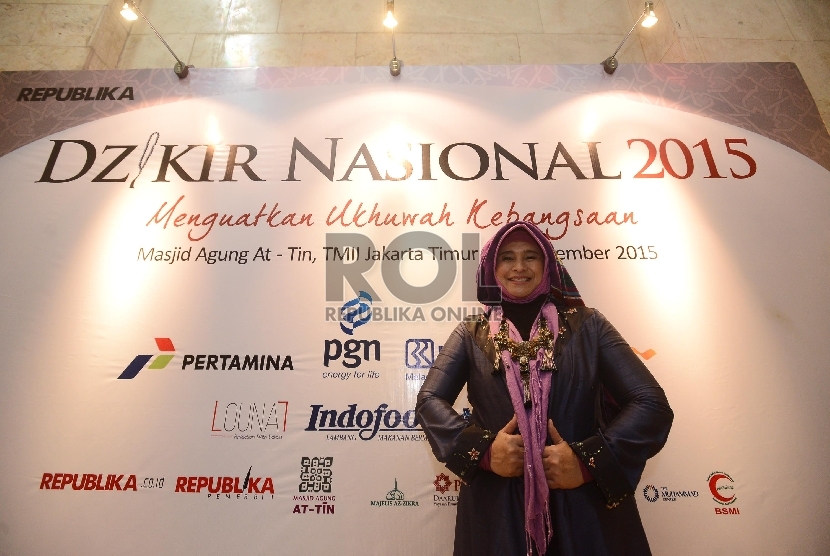 Neno Warisman saat menghadiri acara Dzikir Nasional 2015 di Masjid At-Tin, Jakarta Timur, Kamis (31/12).