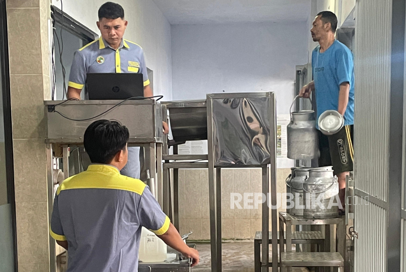 Nestle Indonesia membangun pos penampungan digital yang merupakan strategi jangka panjang memperkuat rantai pasok susu lokal. 