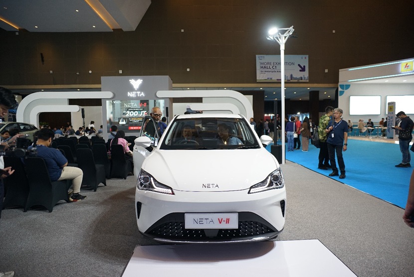  Neta Auto Indonesia memastikan bahwa pihaknya akan mulai mengirim kendaraan yang baru saja mereka luncurkan pada ajang Periklindo Electric Vehicle Show (PEVS) 2024, yakni Neta V-II pada Juni.