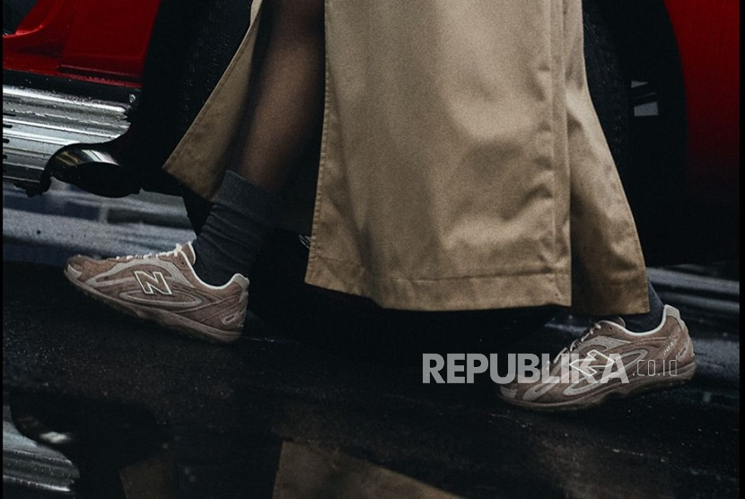New Balance menggandeng Rosalia sebagai global ambassador terbaru mereka. Pelantun Bizcochito yang terkenal di media sosial itu membawa keunikan, kreativitas, dan keberanian berekspresi yang antimainstream.