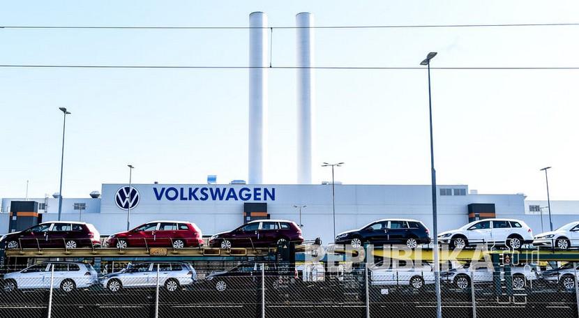 Produsen mobil Jerman, Volkswagen (VW), mengumumkan pada Senin (20/7) akan membangun 150.000 stasiun pengisian daya listrik yang terbuka untuk umum di Eropa (Foto: ilustrasi Volkswagen)