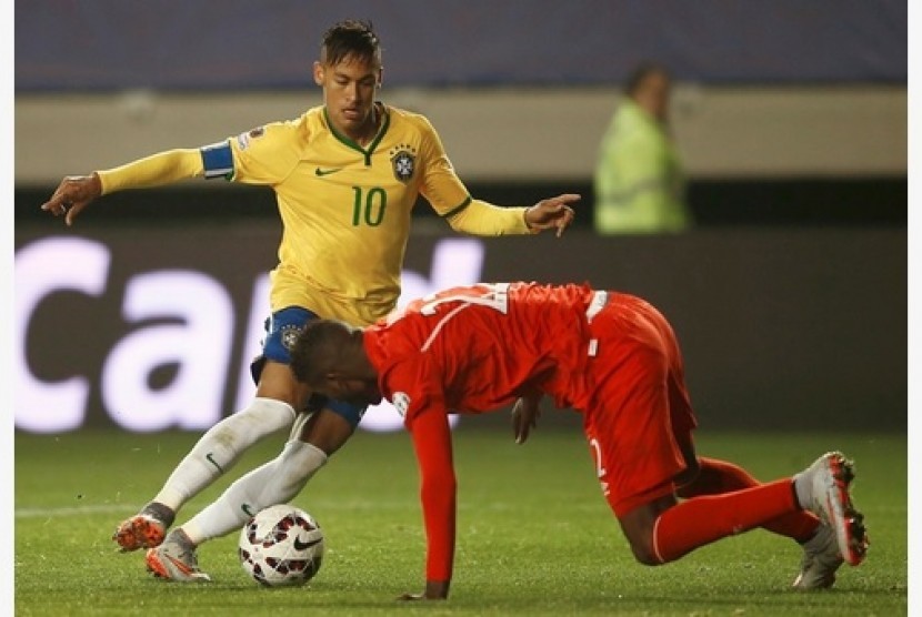 Neymar (kiri)