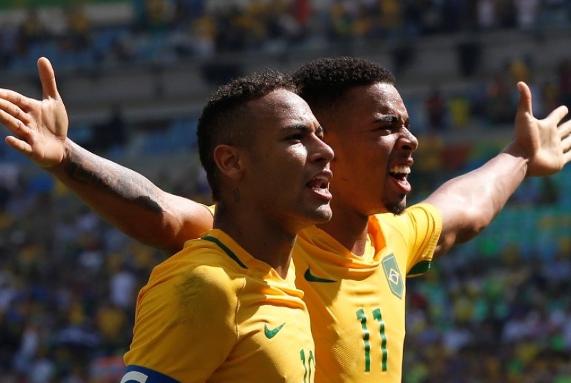Neymar (kiri) dan Gabriel Jesus