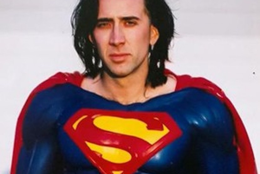 Foto Nicolas Cage dalam kostum Superman sempat beredar di internet pada 2009-2015.