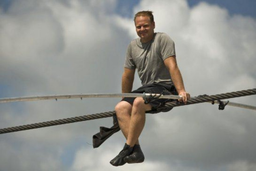 Nik Wallenda menyebrangi Grand Canyon dengan kabel