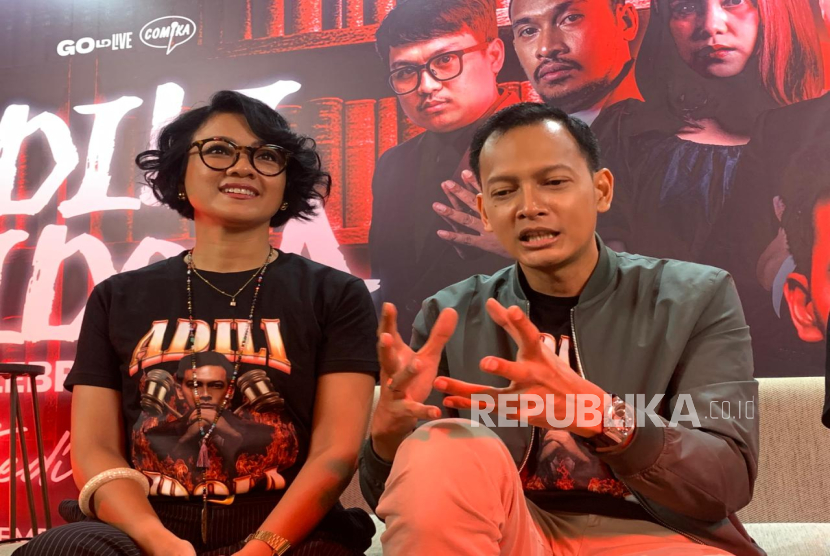Nirina Zubir (kiri) dan Fedi Nuril (kanan). Nirina akan menjadi salah satu dari delapan roaster yang siap mengadili aktor Fedi Nuril di panggung.