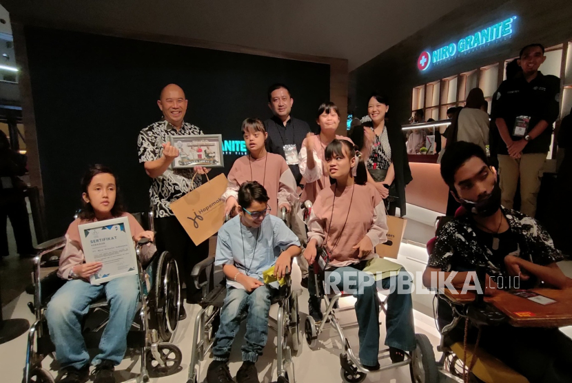 Niro Granite menegaskan posisinya sebagai perusahaan yang berkomitmen terhadap keberlanjutan.