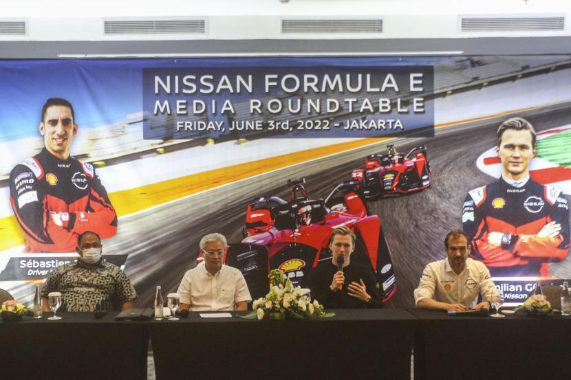 Nissan perkuat komitmen di Formula E. Dalam ajang balap Formula E ini, Nissan menggunakan Nissan LEAF, mobil yang diluncurkan di Indonesia pada bulan Agustus 2021.