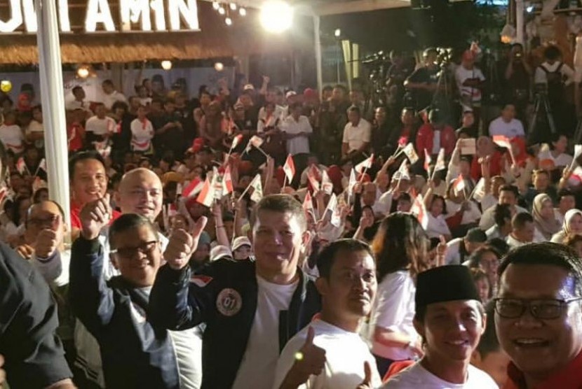 Nobar debat perdana capres-cawapres di #Rumah Aspirasi #01.