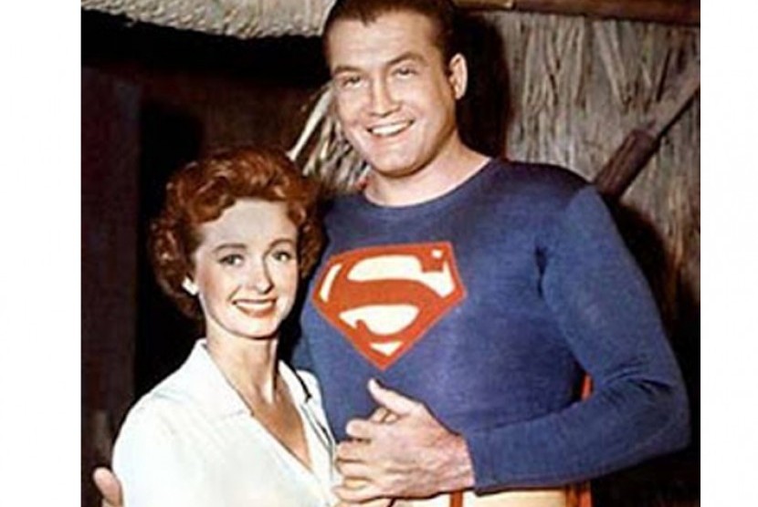 Noel Neil (kiri) berperan sebagai Lois Lane di film serial TV Adventure of Superman.  