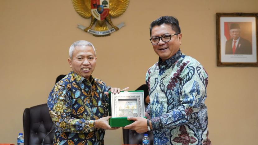 Nota kesepahaman antara Kemenag dan Pos Indonesia di Kantor Kemenag, Kamis (19/10/2023).