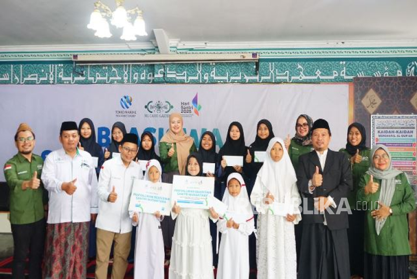 Di Puncak Hari Santri Nasional, Beasiswa NU Care-Lazisnu Diberikan kepada Santri Yatim dan Dhuafa