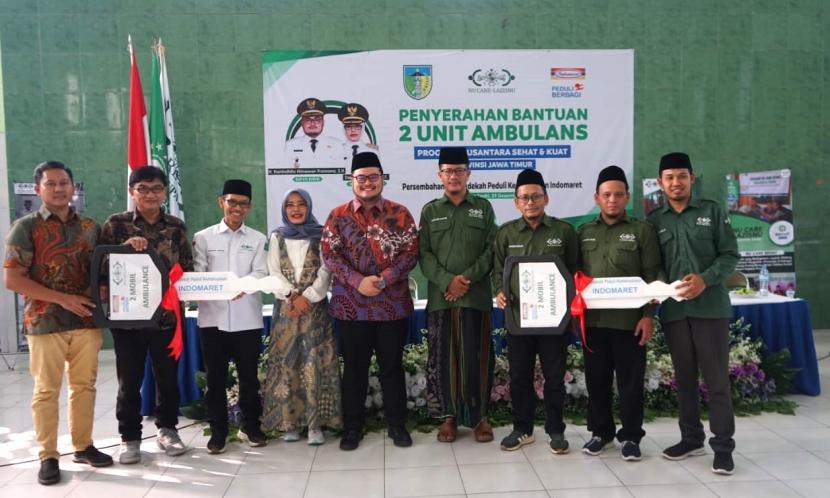 NU Care-LAZISNU PBNU bekerjasama dengan PT Indomarco Prismatama (Indomaret) dalam program Sedekah Peduli Kemanusiaan menyerahkan bantuan