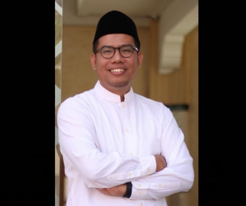Nur Efendi, Board of Trustee Rumah Zakat, Mahasiswa Magister Ekonomi Syariah UNISBA Bandung.