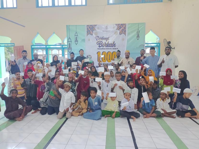 Nurani Institute Indonesia (NUI) menggelar program 1.000 Berkah Ramadhan 1444 Hijriyah yang berupa penyaluran buka puasa bersama dan santunan anak yatim dan dhuafa.