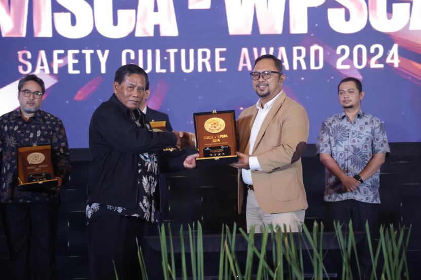 Nusantara Regas meraih penghargaan dari World Safety Organization (WSO) Indonesia-Pakistan Safety Culture Award (WISCA-WPSCA) 2024 dengan kategori bintang 4