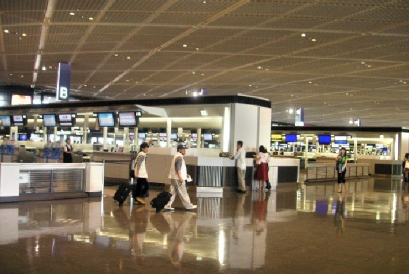 Bandara Changi Singapura selalu berupaya menarik minat traveler, sebelumnya pameran 'Kinetic Rain' terbesar pernah diperlihatkan di sini.