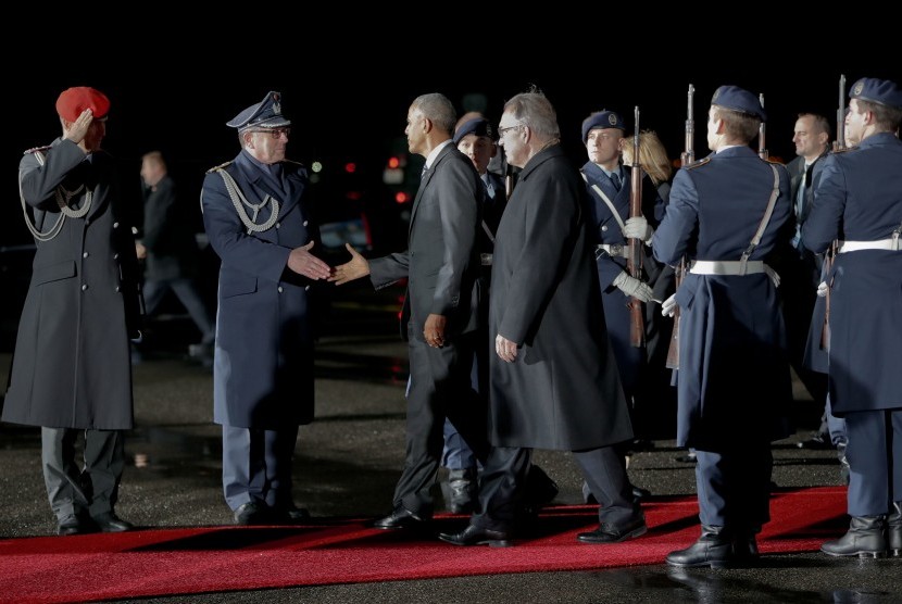  Obama Bahas Sanksi Rusia dengan sekutunya.