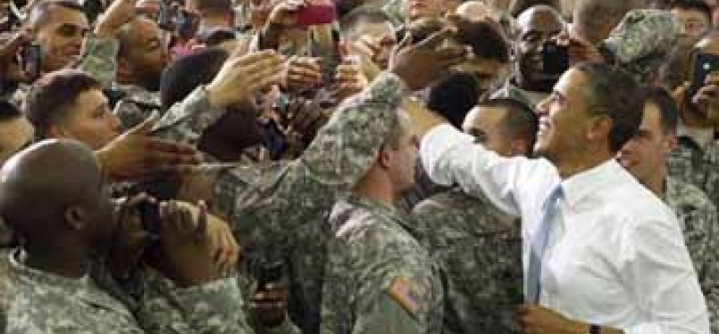 Obama di Pangkalan Militer Fort Campbell