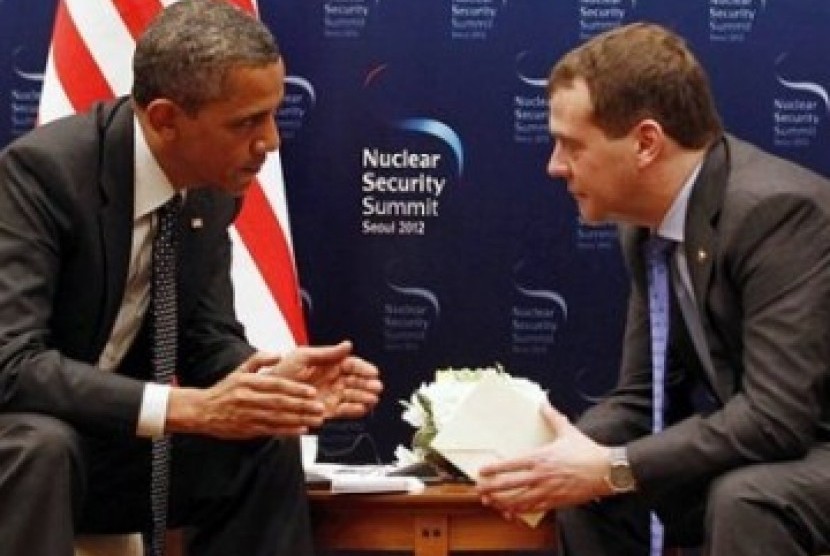 Obama-Medvedev di KTT Kemanan Nuklir