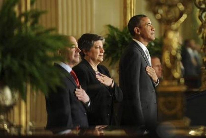 Obama saat menghadiri upacara naturalisasi warga negara baru AS di Gedung Putih.