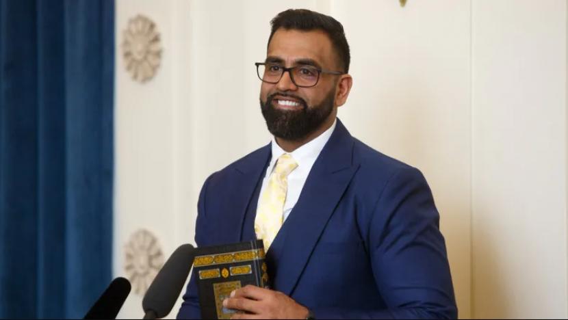 Obby Khan, First Canadian Muslim Elected to Council in Manitoba
