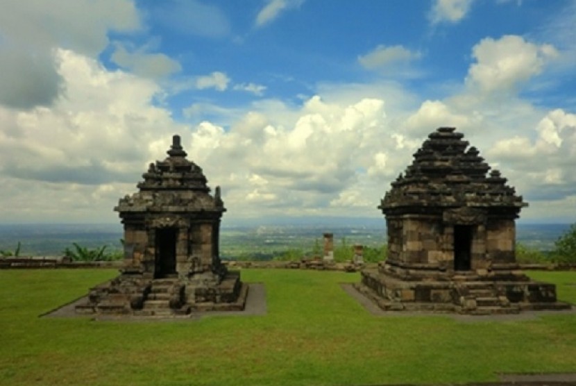 Objek wisata Candi Ijo di komplek candi Prambanan, Sleman Yogyakarta