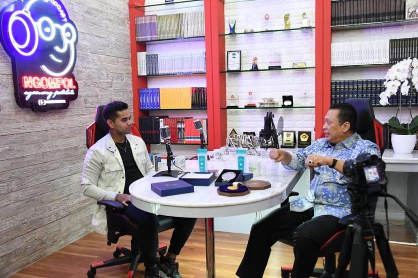 Obrolan Ketua MPR Bambang Soesatyo (Bamsoet) bersama Aero Sutan Aswar, di Podcast Ngobras sampai Ngompol di akun Youtube Bamsoet Channel.