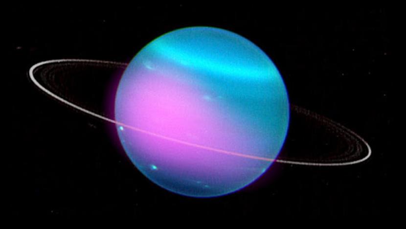 Observatorium Sinar-X Chandra milik Badan Antariksa Amerika (NASA) para astronom mendeteksi sinar-X (berwarna pink) yang berasal dari Uranus.