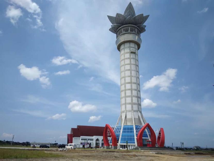 Obyek wisata baru Menara Pandang Purwokerto di Jalan Bung Karno. 