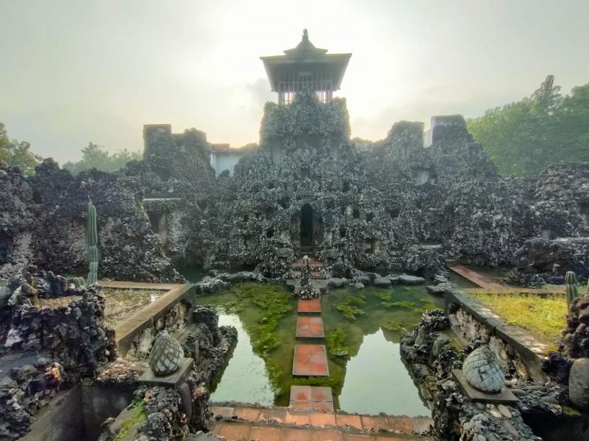 Obyek wisata Goa Sunyaragi, Kota Cirebon bersiap sambut bulan suci Ramadhan 2022.
