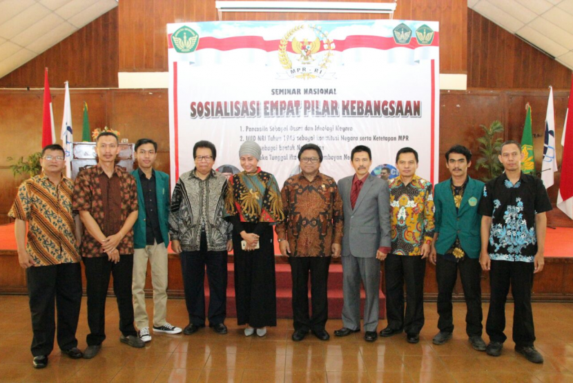 Oesman Sapta melakukan Sosialisasi Empat Pilar ke ratusan mahasiswa Universitas Ibnu Khaldun, Kota Bogor, Jawa Barat, Selasa (11/10).