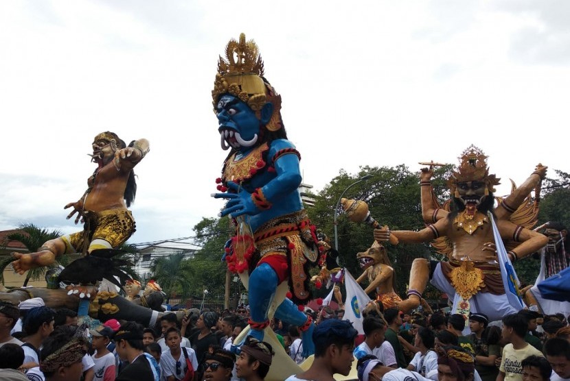 Ogoh-Ogoh. Parade Ogoh-Ogoh di kawasan Cakranegara, Kota Mataram, NTB, Rabu (6/3).