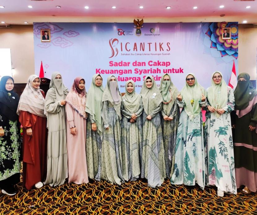 Otoritas Jasa Keuangan (OJK) meluncurkan program Sahabat Ibu Cakap Literasi Keuangan Syariah (Sicantiks).