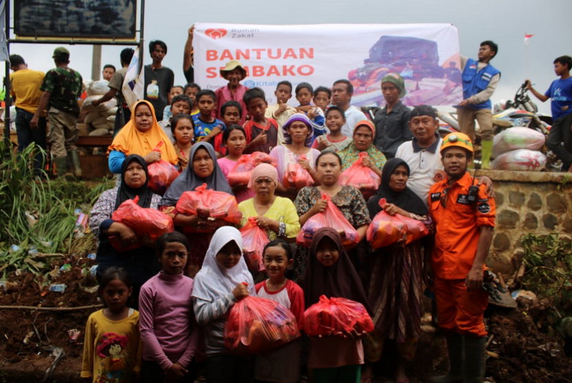OJK gandeng Rumah Zakat dalam distribusi bantuan Peduli Bencana Banjir dan Longsor Bogor.
