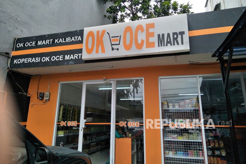 OK OCE Mart Kali Bata, Jakarta Selatan. Selasa (28/11). 