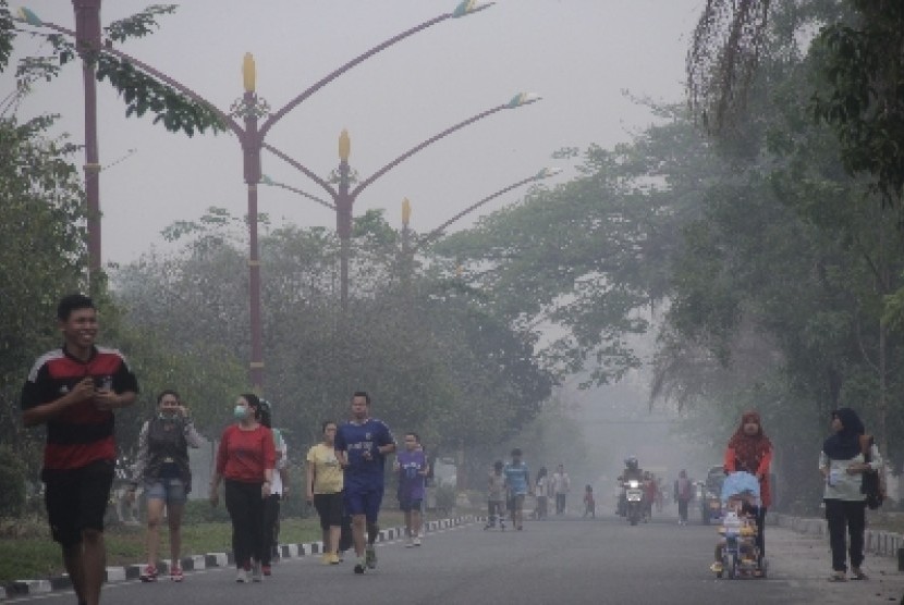 Olahraga mencegah tubuh dari penyakit.