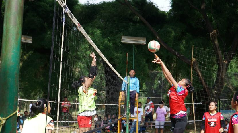 Turnamen voli di Bekasi yang digelar Saga pada Ahad (4/12/2022). 