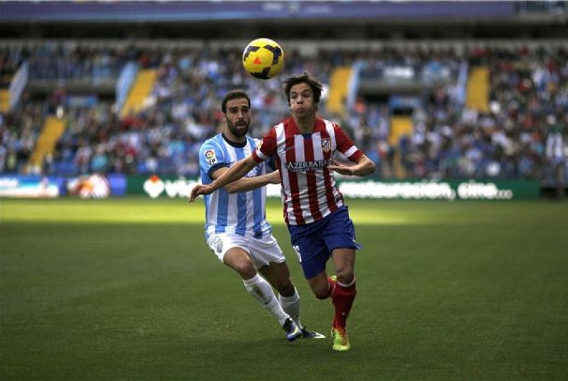 Oliver Torres (kanan) 