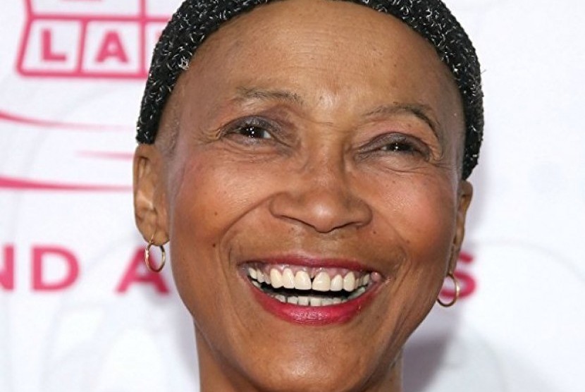 Olivia Cole