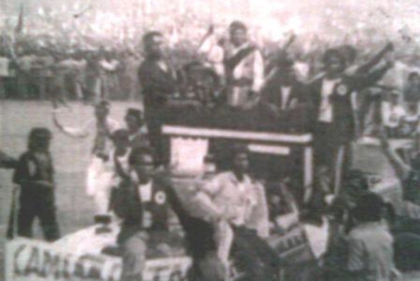 Oma Irama dalam kampanye PPP berlambang Ka'bah di akhir 1970-an dan awal 1980-an.