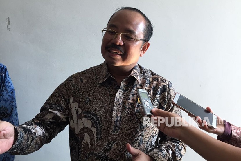 Ketua Ombudsman RI Prof Amzulian Rifai 