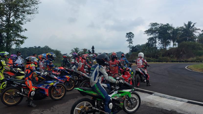 Oneprix Indonesia Motorprix Championship digelar di Sirkuit Bukit Peusar, Kota Tasikmalaya, Sabtu (23/7/2022).