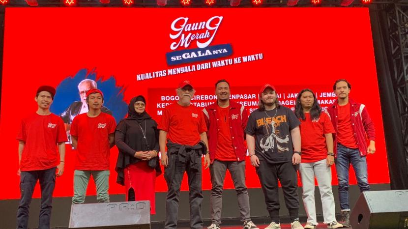 onferensi pers persiapan tur konser Iwan Fals dan band ke 25 kota di Indonesia yang dihelat acara Gaung Merah SeGALAnya, Jakarta, Kamis (30/5/2024).