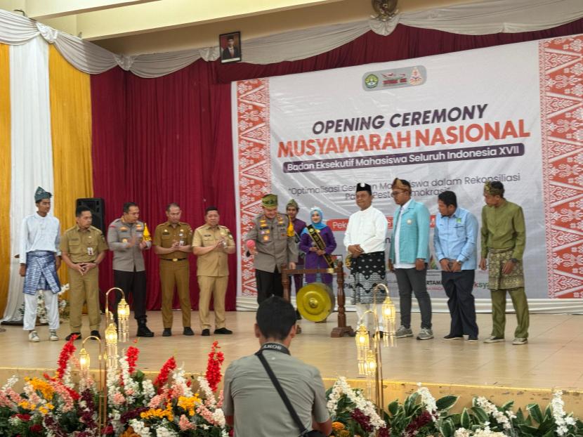 Opening Ceremony Musyawarah Nasional (Munas) BEM SI yang ke-17 tahun digelar di Universitas Riau, Pekanbaru, Senin (6/5/2024).
