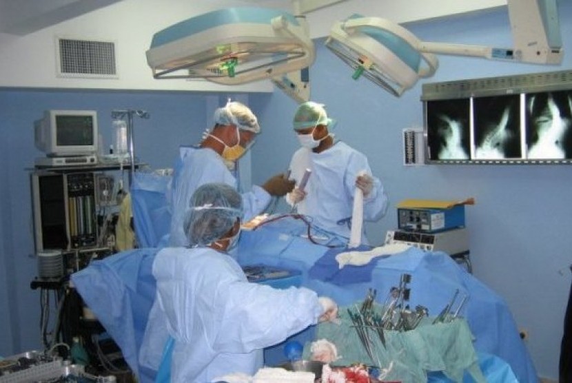 Operasi kelamin (ilustrasi).