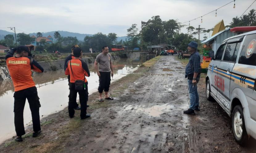 Operasi pencarian pemancing hanyut di Sungai Tengah.