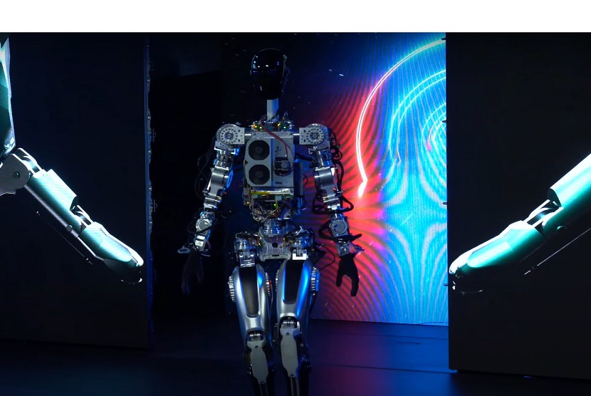 Optimus (tangkapan layar). Tesla pada Jumat pekan lalu memamerkan prototipe robot humanoid yang dijuluki Optimus. Langkah Tesla muncul ketika pembuat kendaraan listrik AS memasuki bisnis robotika.