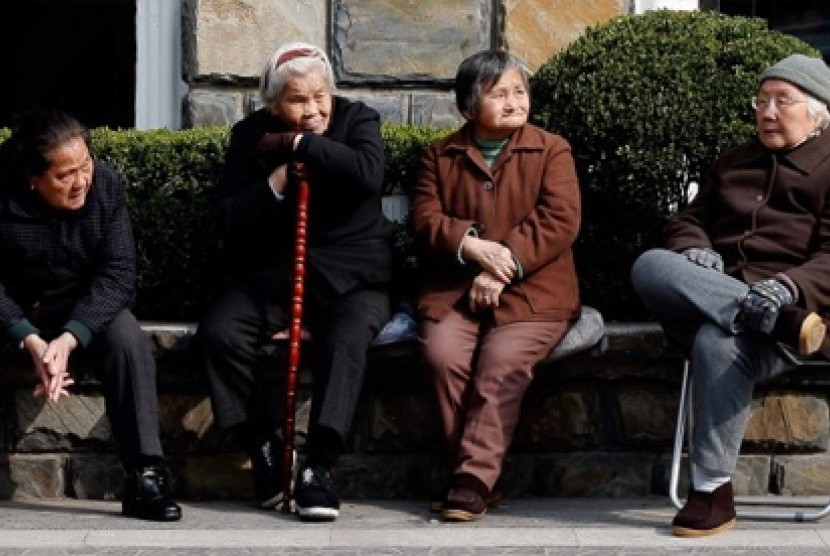 Orang lanjut usia di Cina. Ilustrasi.
